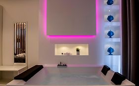 Alipa Suite With Jacuzzi